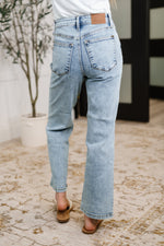 Load image into Gallery viewer, Judy Blue Debbie High Rise Stone Wash Straight Fit Jeans
