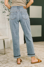 Load image into Gallery viewer, Judy Blue Elaine Mid Rise Boyfriend with Distress &amp; Cuff
