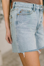 Load image into Gallery viewer, Judy Blue Evelyn Mid Rise Rigid Magic Dad Shorts
