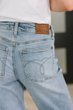 Load image into Gallery viewer, Judy Blue Heather Mid Rise Rigid Magic Straight
