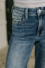 Load image into Gallery viewer, Judy Blue Holly Mid Rise Straight
