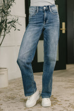 Load image into Gallery viewer, Judy Blue Holly Mid Rise Straight
