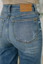 Load image into Gallery viewer, Judy Blue Izzie High Waist Straight Fit
