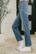 Load image into Gallery viewer, Judy Blue Izzie High Waist Straight Fit
