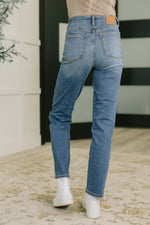 Load image into Gallery viewer, Judy Blue Izzie High Waist Straight Fit
