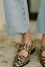 Load image into Gallery viewer, Judy Blue Martha Mid Rise Kick Flare w Raw Hem
