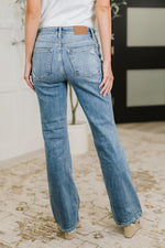 Load image into Gallery viewer, Judy Blue Lorena Mid Rise Vintage Wash Bootcut Jeans
