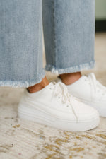 Load image into Gallery viewer, Judy Blue Mary Mid Rise Ankle Wide Leg + Hollywood WB + Fray Hem
