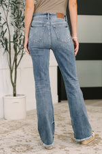 Load image into Gallery viewer, Judy Blue Robin High Waist Bootcut with Fray Hem
