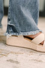 Load image into Gallery viewer, Judy Blue Robin High Waist Bootcut with Fray Hem
