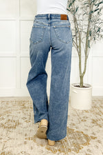 Load image into Gallery viewer, Judy Blue Tucker High Rise Vintage Wash Wide Leg Jeans
